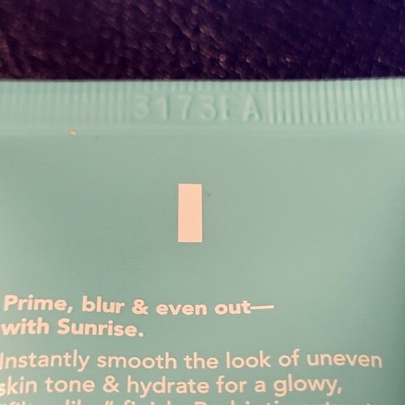 TULA filter primer blurring & moisturizing primer (sheerly tinted) Sunrise - Picture 14 of 14